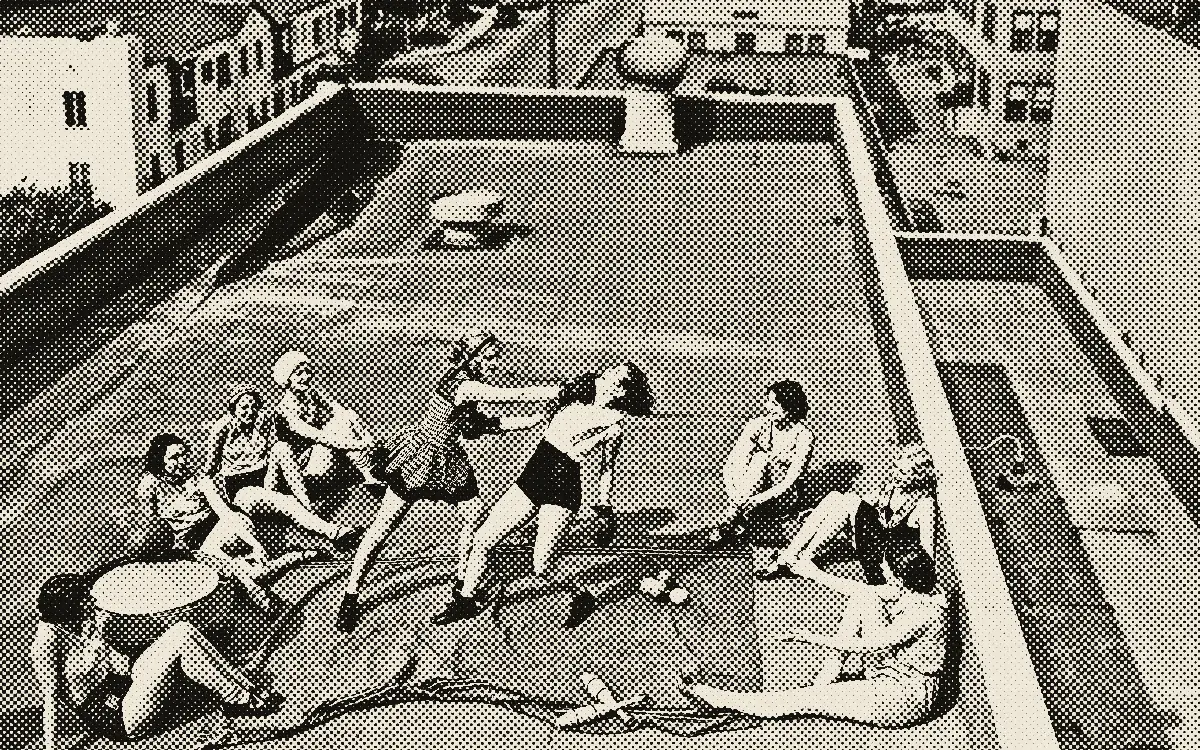 Des femmes s'entraînent à la boxe sur un toit-terrasse, photographie de 1938